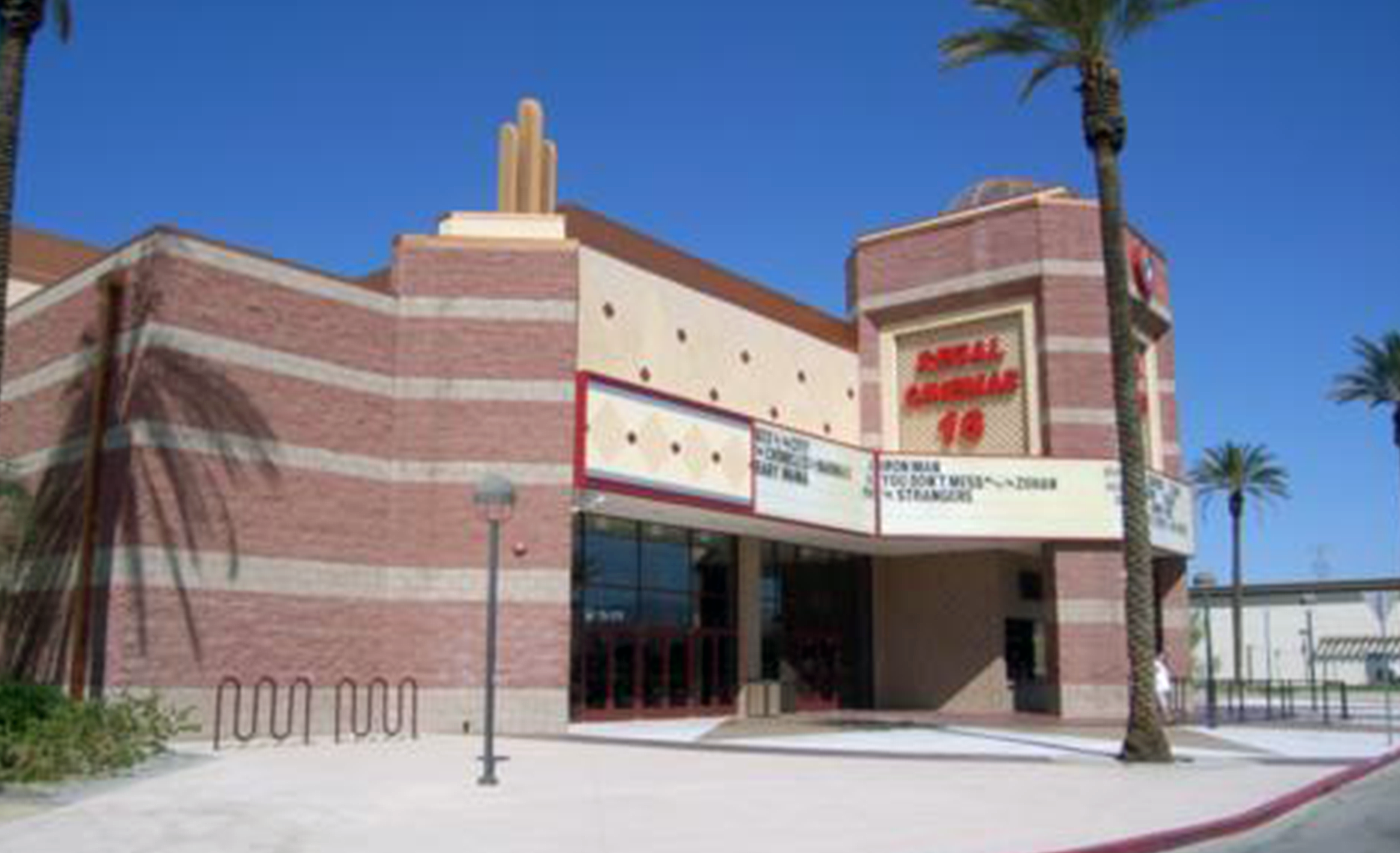 Regal Cinemas Rancho Mirage 16 & IMAX